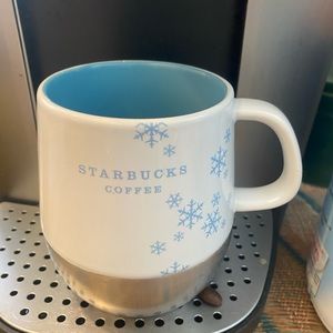 2007 Starbucks Holiday Blue Snowflakes Coffee Mug Ceramic Stainless Steel 14oz.
